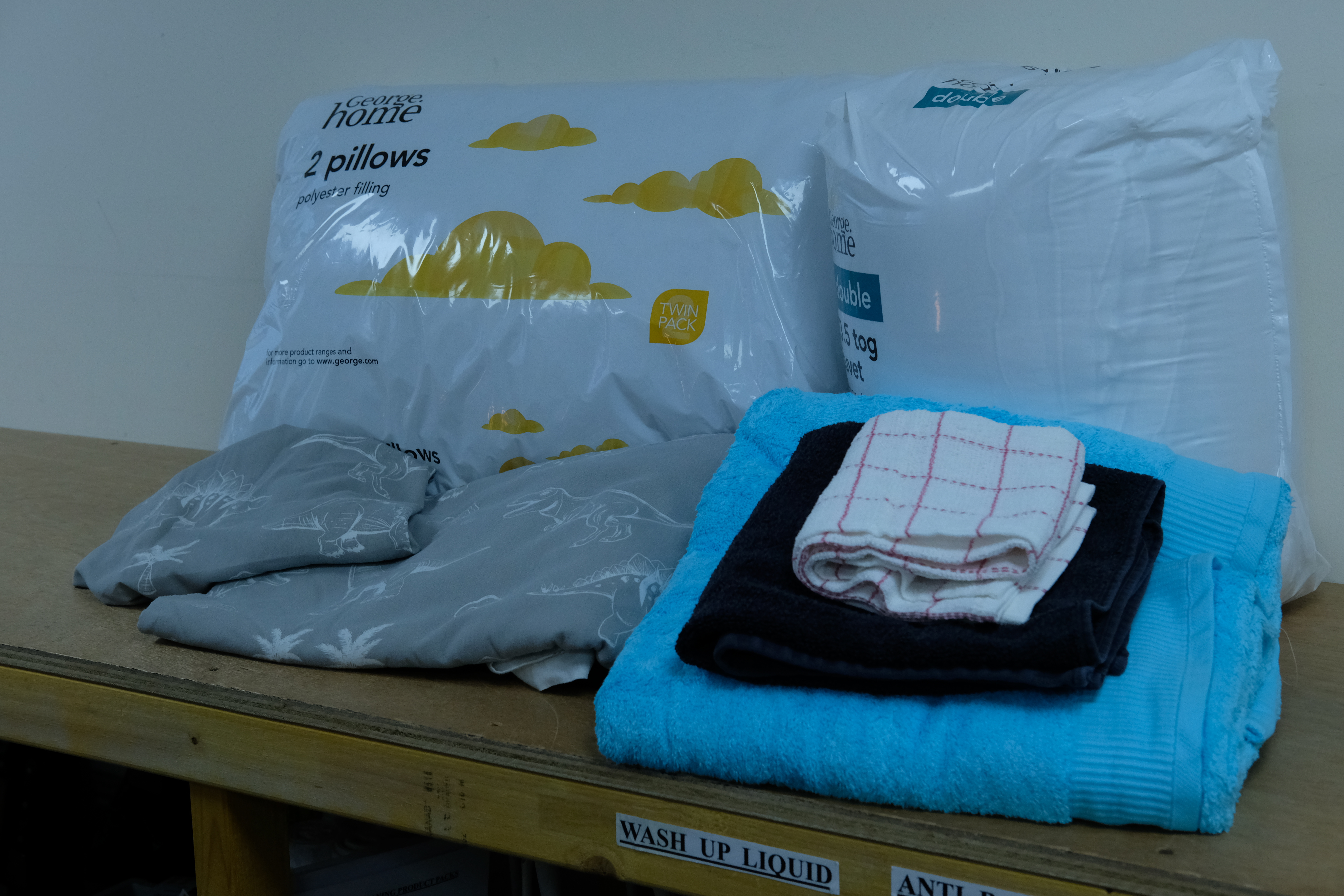 Pillows duvet and towels in Starter Pack